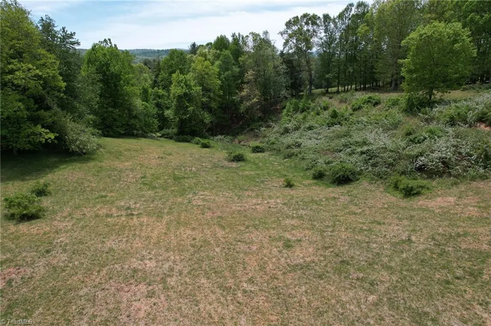 4532 Nc Highway 18 Sparta, NC 28675