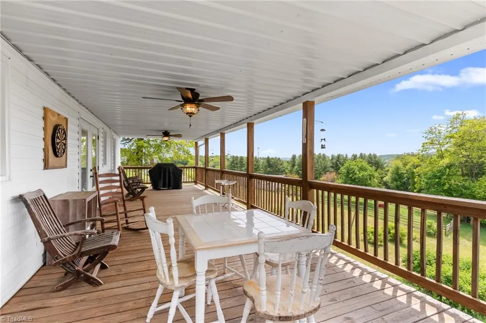 4532 Nc Highway 18 Sparta, NC 28675