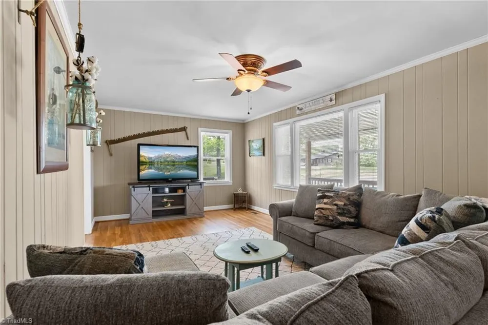 4532 Nc Highway 18 Sparta, NC 28675