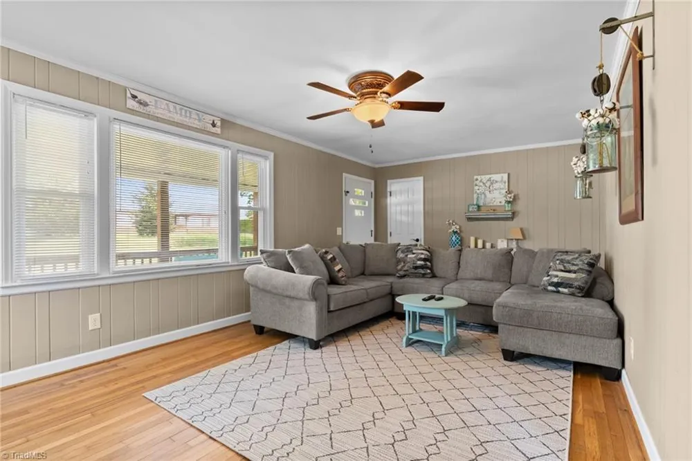 4532 Nc Highway 18 Sparta, NC 28675