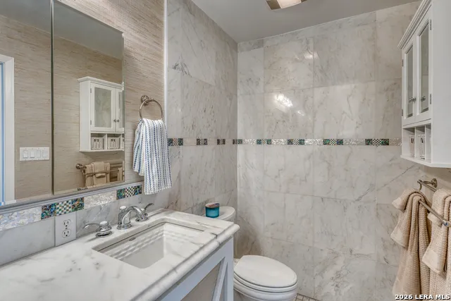 528 LIGHTHOUSE DR  # 6 #6 Unit 6 Horseshoe Bay, TX 78657