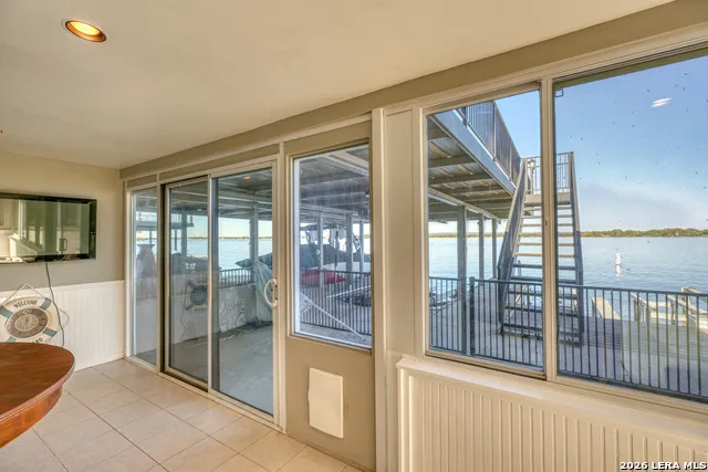 528 LIGHTHOUSE DR  # 6 #6 Unit 6 Horseshoe Bay, TX 78657