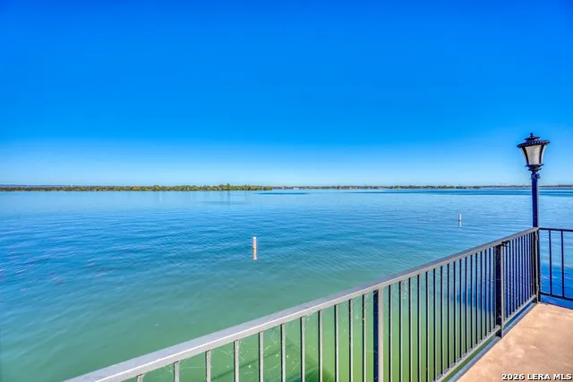 528 LIGHTHOUSE DR  # 6 #6 Unit 6 Horseshoe Bay, TX 78657