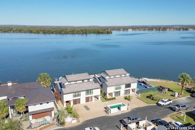 528 LIGHTHOUSE DR  # 6 #6 Unit 6 Horseshoe Bay, TX 78657