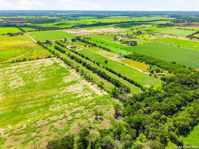 1263 County Road 345 La Vernia, TX 78121