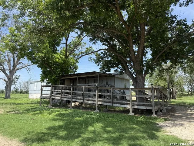 1263 County Road 345 La Vernia, TX 78121