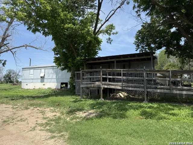 1263 County Road 345 La Vernia, TX 78121