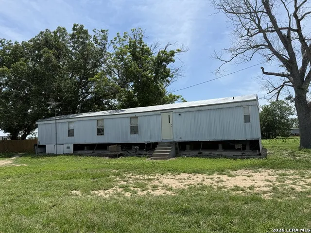 1263 County Road 345 La Vernia, TX 78121