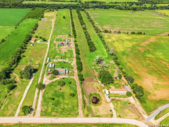 1263 County Road 345 La Vernia, TX 78121