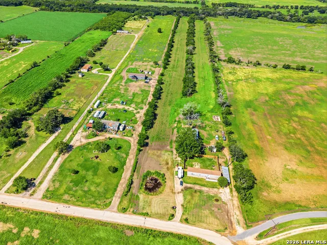 1263 County Road 345 La Vernia, TX 78121