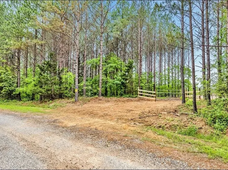 112 Cabin Rd Hohenwald, TN 38462