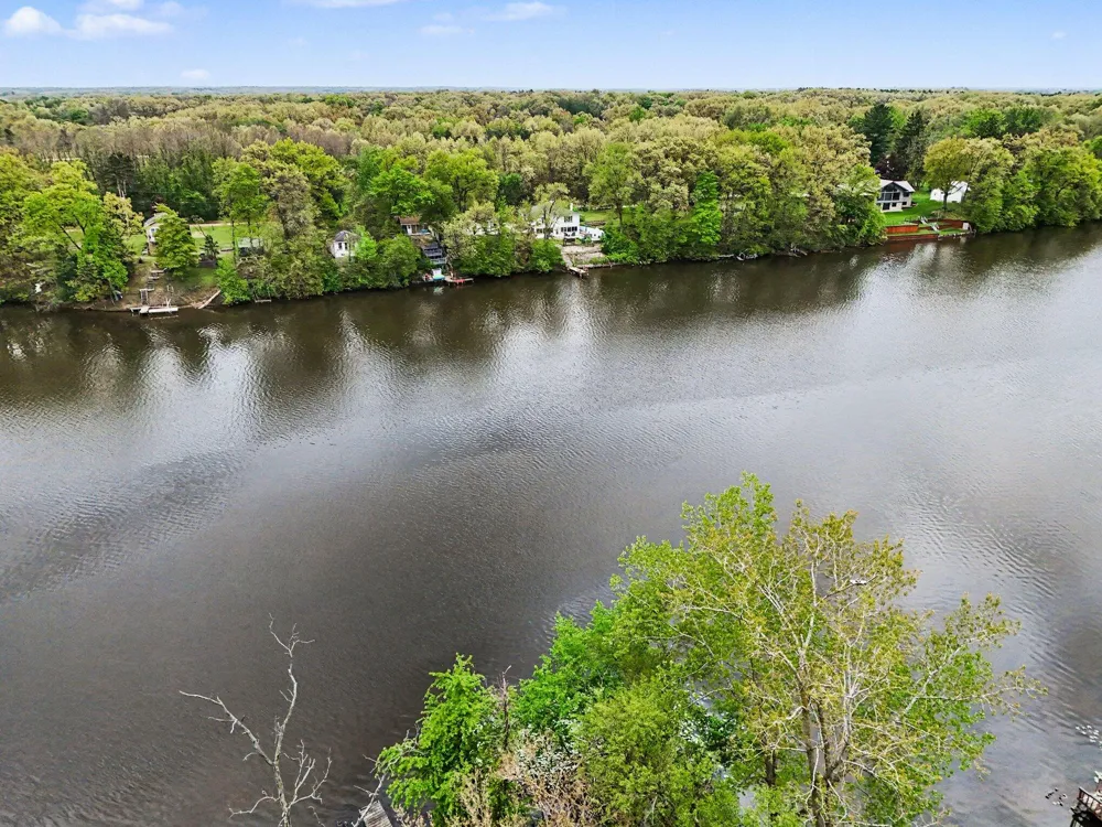 58858 River Heights Drive Three Rivers, MI 49093