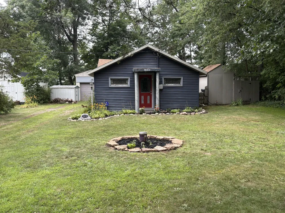 58858 River Heights Drive Three Rivers, MI 49093