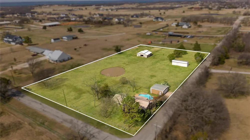 9213 Wilson Road Pilot Point, TX 76258