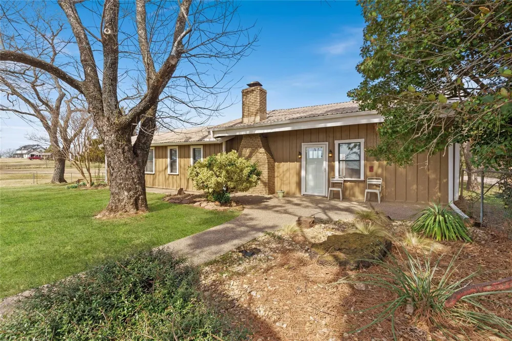 9213 Wilson Road Pilot Point, TX 76258