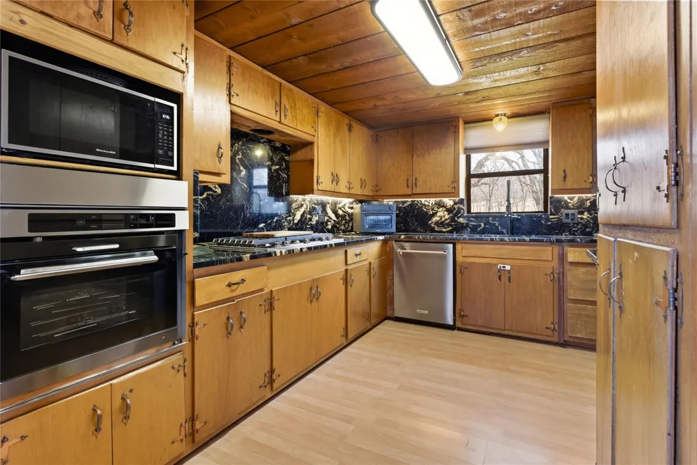 9213 Wilson Road Pilot Point, TX 76258