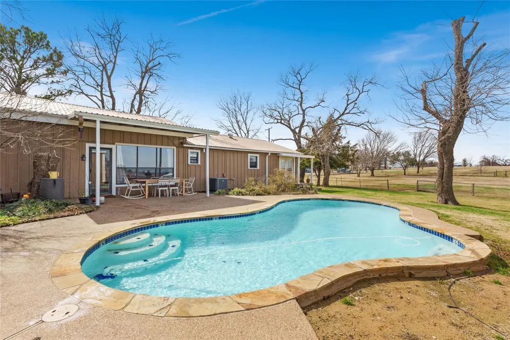 9213 Wilson Road Pilot Point, TX 76258