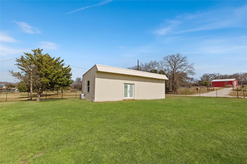 9213 Wilson Road Pilot Point, TX 76258