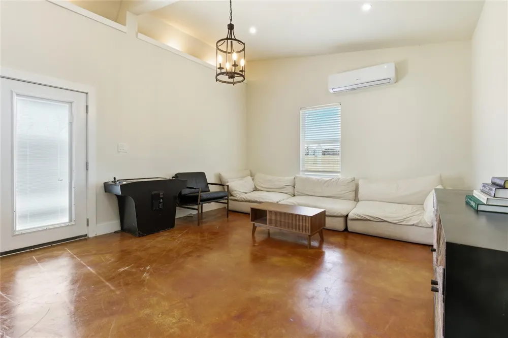 9213 Wilson Road Pilot Point, TX 76258