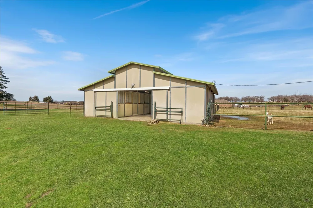 9213 Wilson Road Pilot Point, TX 76258