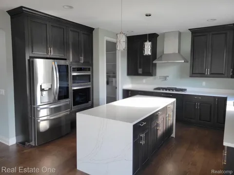 25 FLORENCE DRIVE