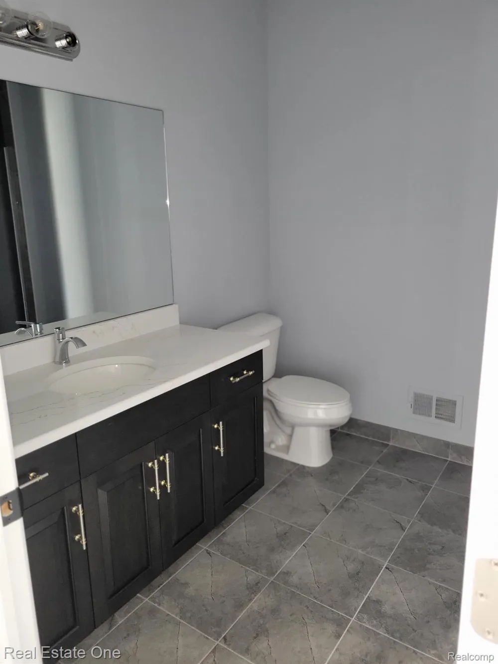 25 FLORENCE DRIVE Troy City, MI 48098