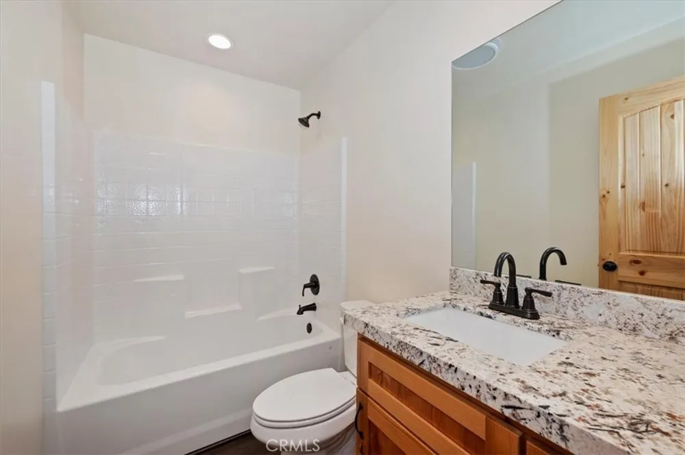 415 Vista Sugarloaf, CA 92386