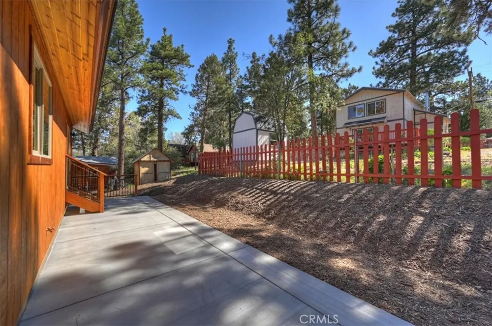 415 Vista Sugarloaf, CA 92386