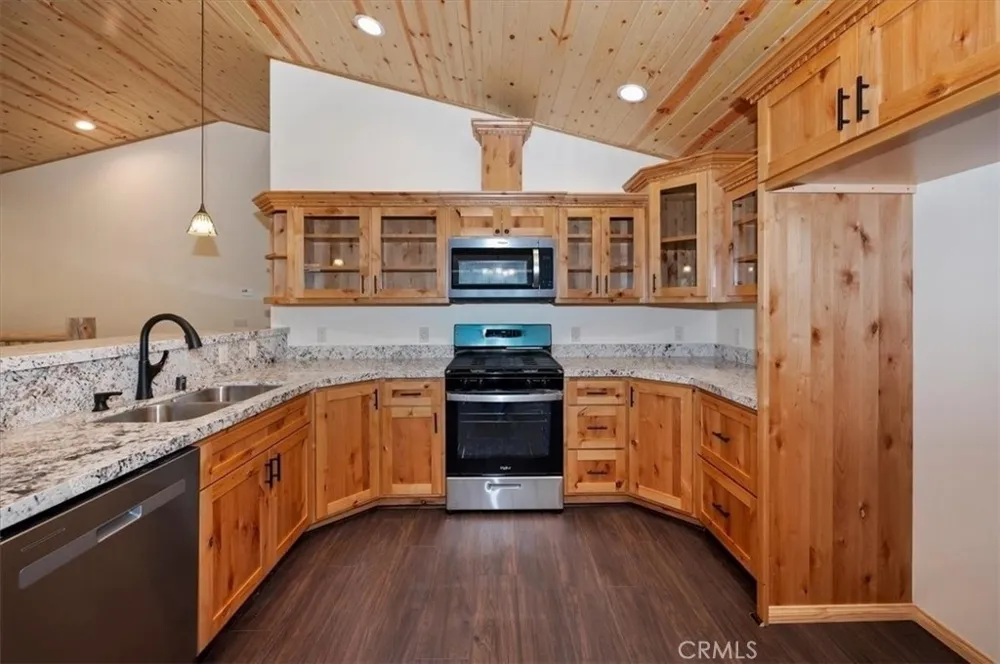 415 Vista Sugarloaf, CA 92386
