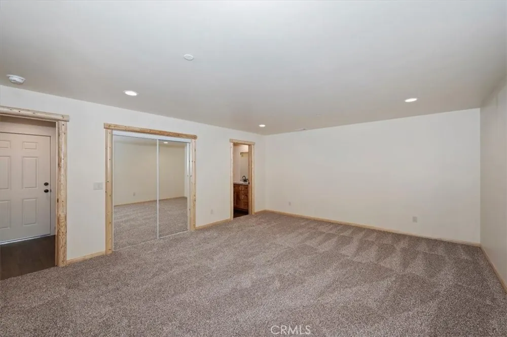 415 Vista Sugarloaf, CA 92386
