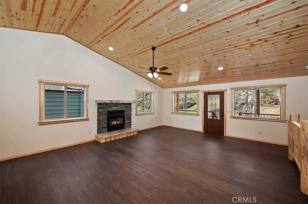 415 Vista Sugarloaf, CA 92386