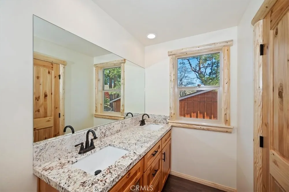 415 Vista Sugarloaf, CA 92386