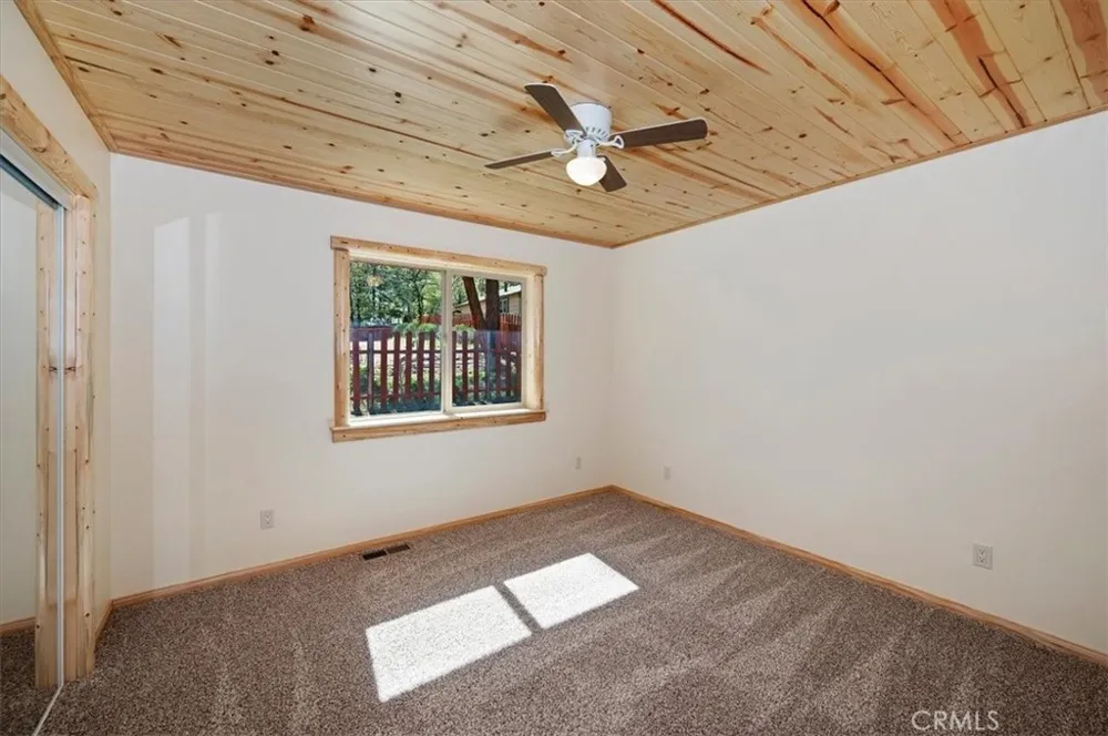 415 Vista Sugarloaf, CA 92386