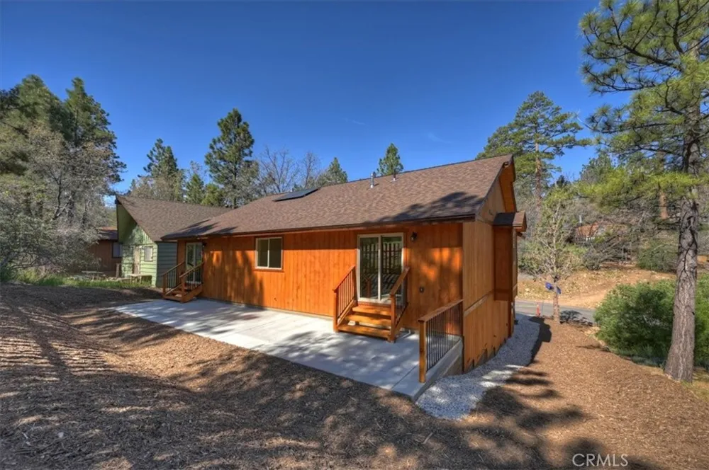 415 Vista Sugarloaf, CA 92386