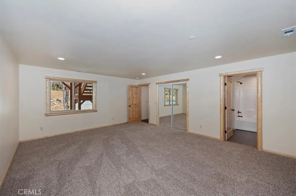 415 Vista Sugarloaf, CA 92386