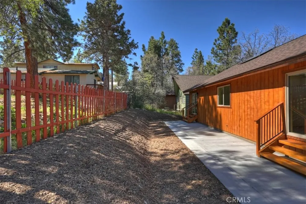 415 Vista Sugarloaf, CA 92386