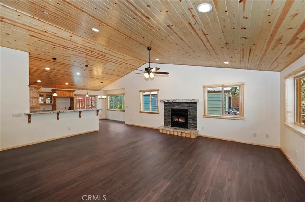 415 Vista Sugarloaf, CA 92386