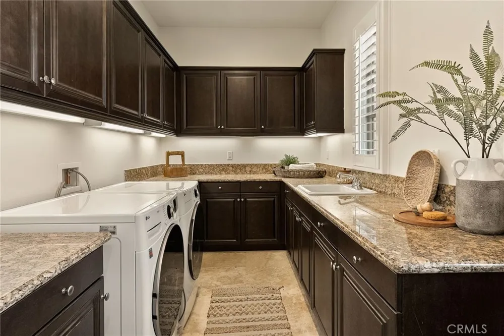 10727 W Stallion Ranch Road Shadow Hills, CA 91040