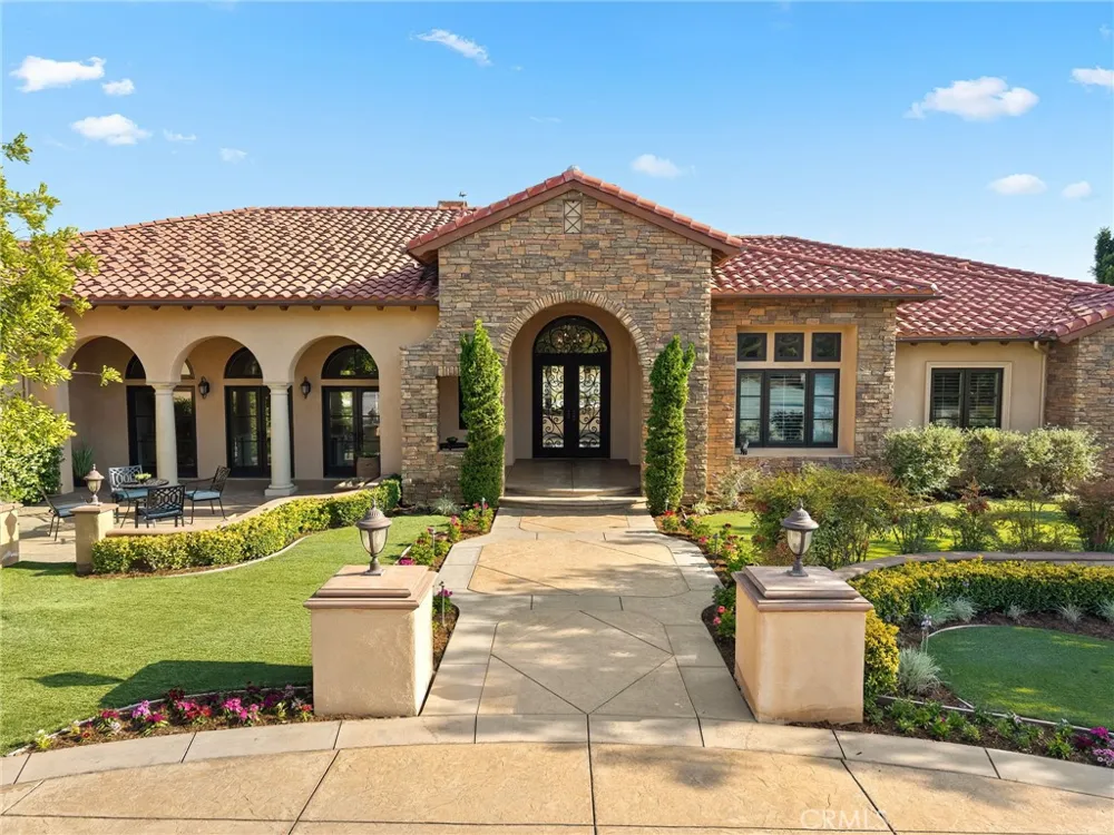 10727 W Stallion Ranch Road Shadow Hills, CA 91040