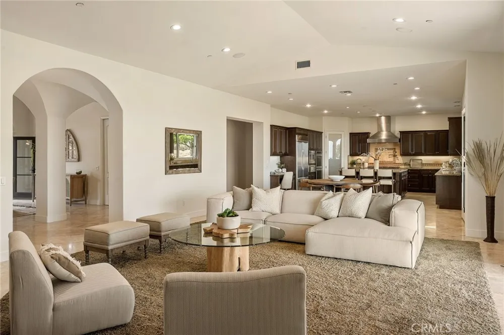 10727 W Stallion Ranch Road Shadow Hills, CA 91040