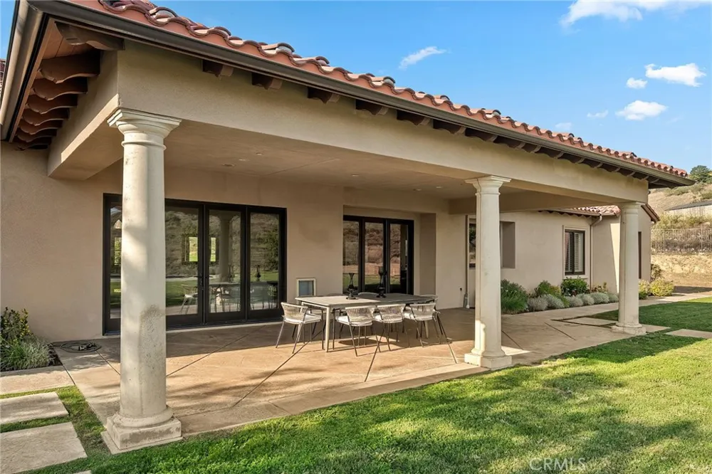 10727 W Stallion Ranch Road Shadow Hills, CA 91040