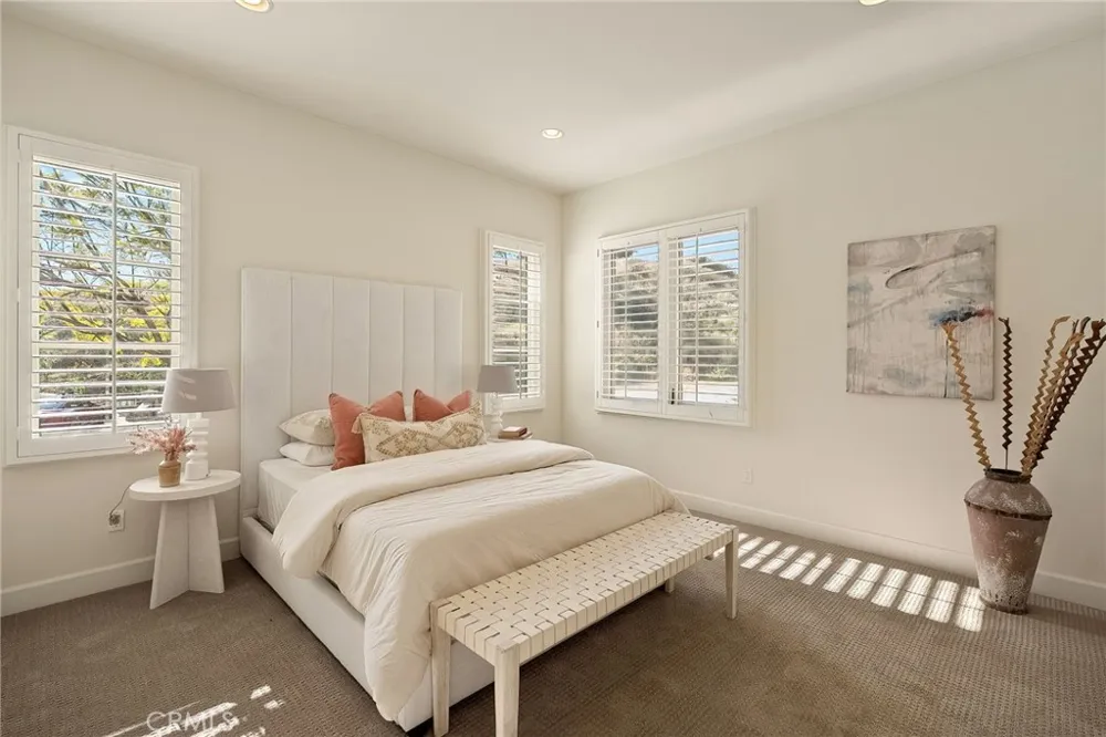 10727 W Stallion Ranch Road Shadow Hills, CA 91040