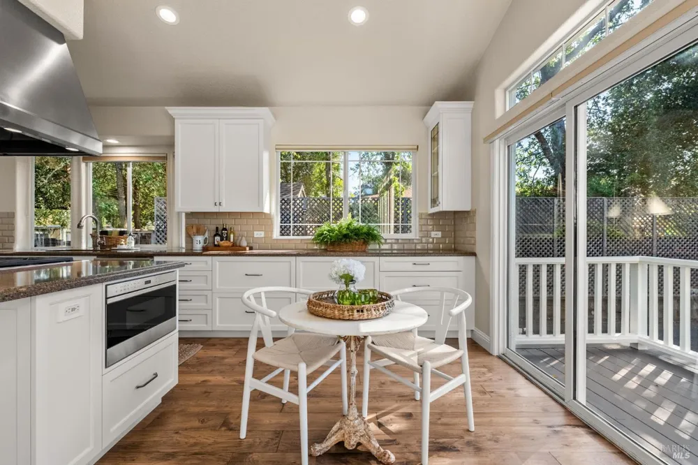 708 Hunt Avenue St. Helena, CA 94574