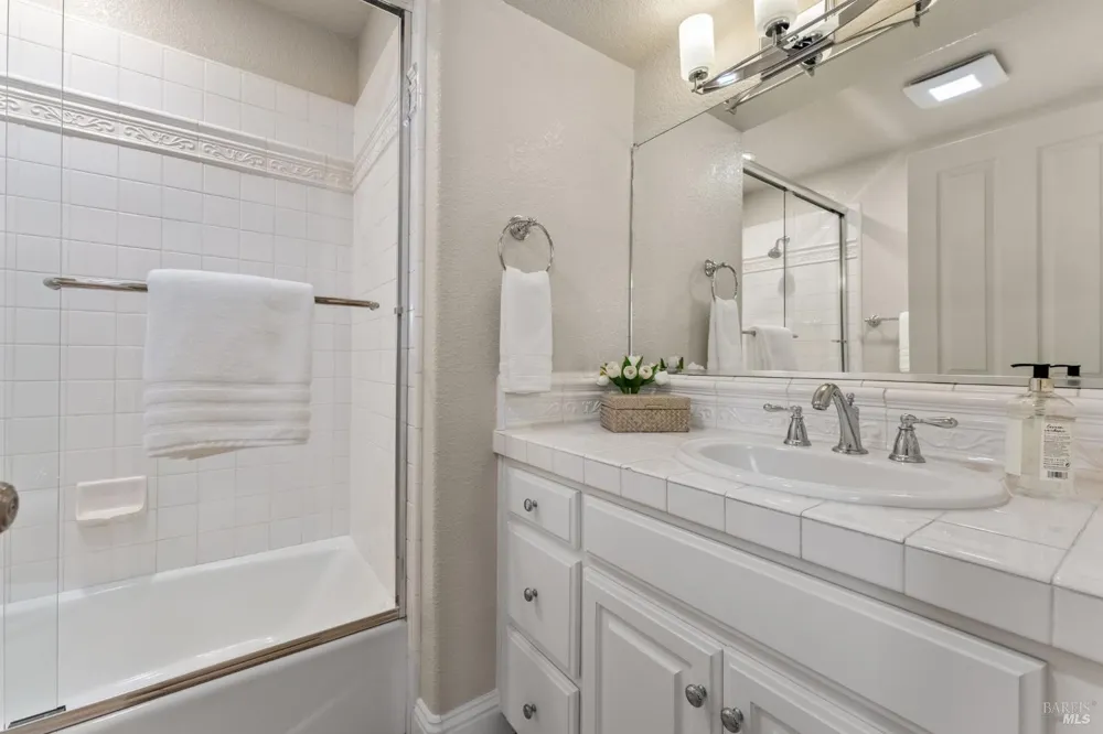 708 Hunt Avenue St. Helena, CA 94574
