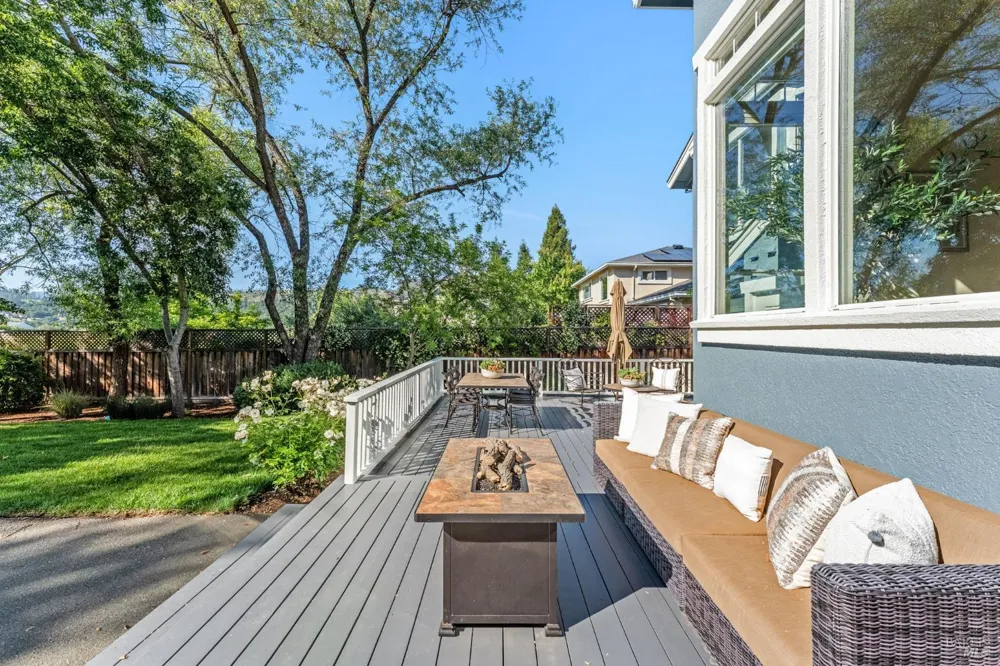 708 Hunt Avenue St. Helena, CA 94574