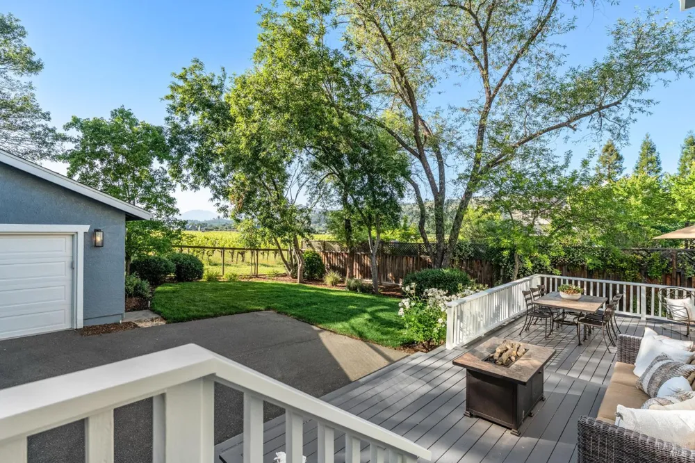 708 Hunt Avenue St. Helena, CA 94574