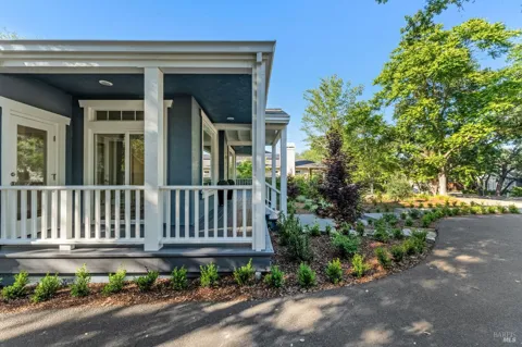 708 Hunt Avenue