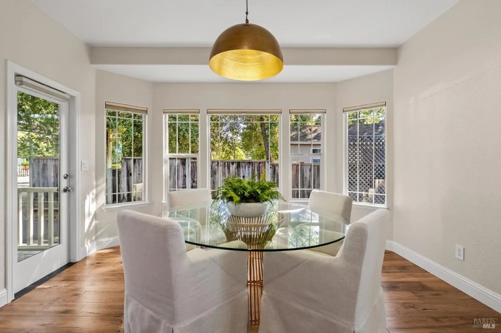 708 Hunt Avenue St. Helena, CA 94574