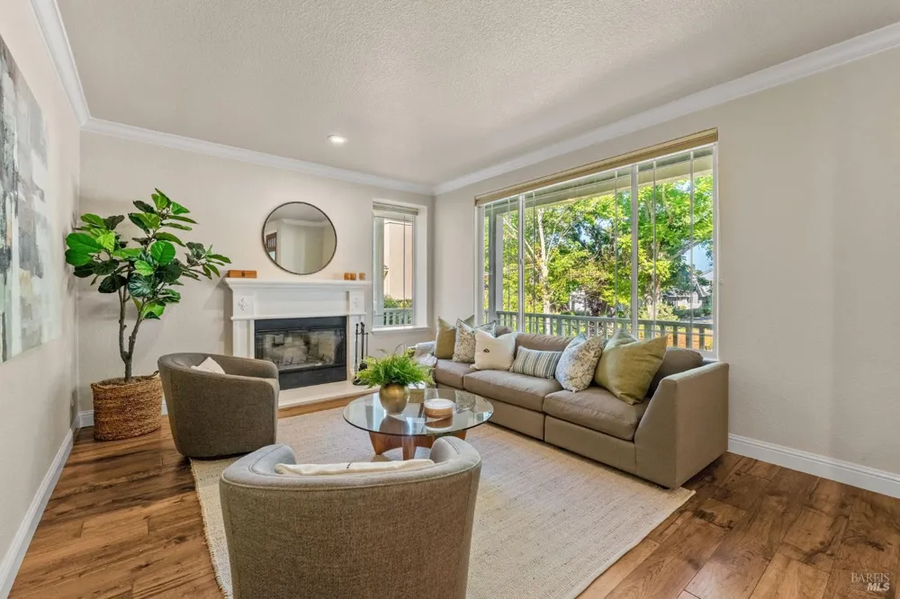 708 Hunt Avenue St. Helena, CA 94574