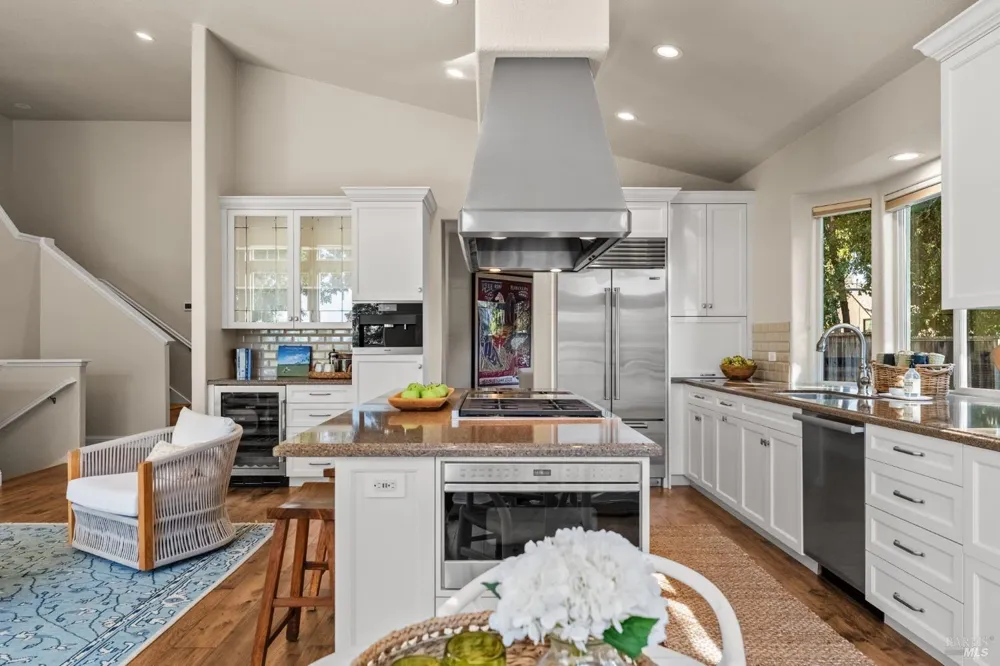 708 Hunt Avenue St. Helena, CA 94574